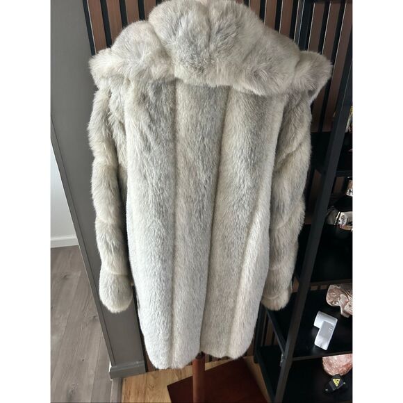 L and B classics Faux fur winter coat size M/L see measurement no size tag white - Picture 7 of 8